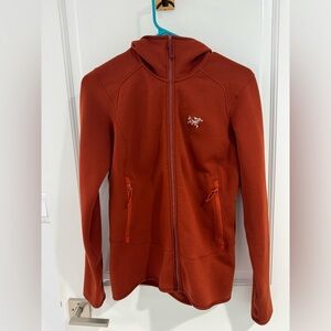 Arc'teryx Women's Kyanite Hoody Jacket in Rust Red